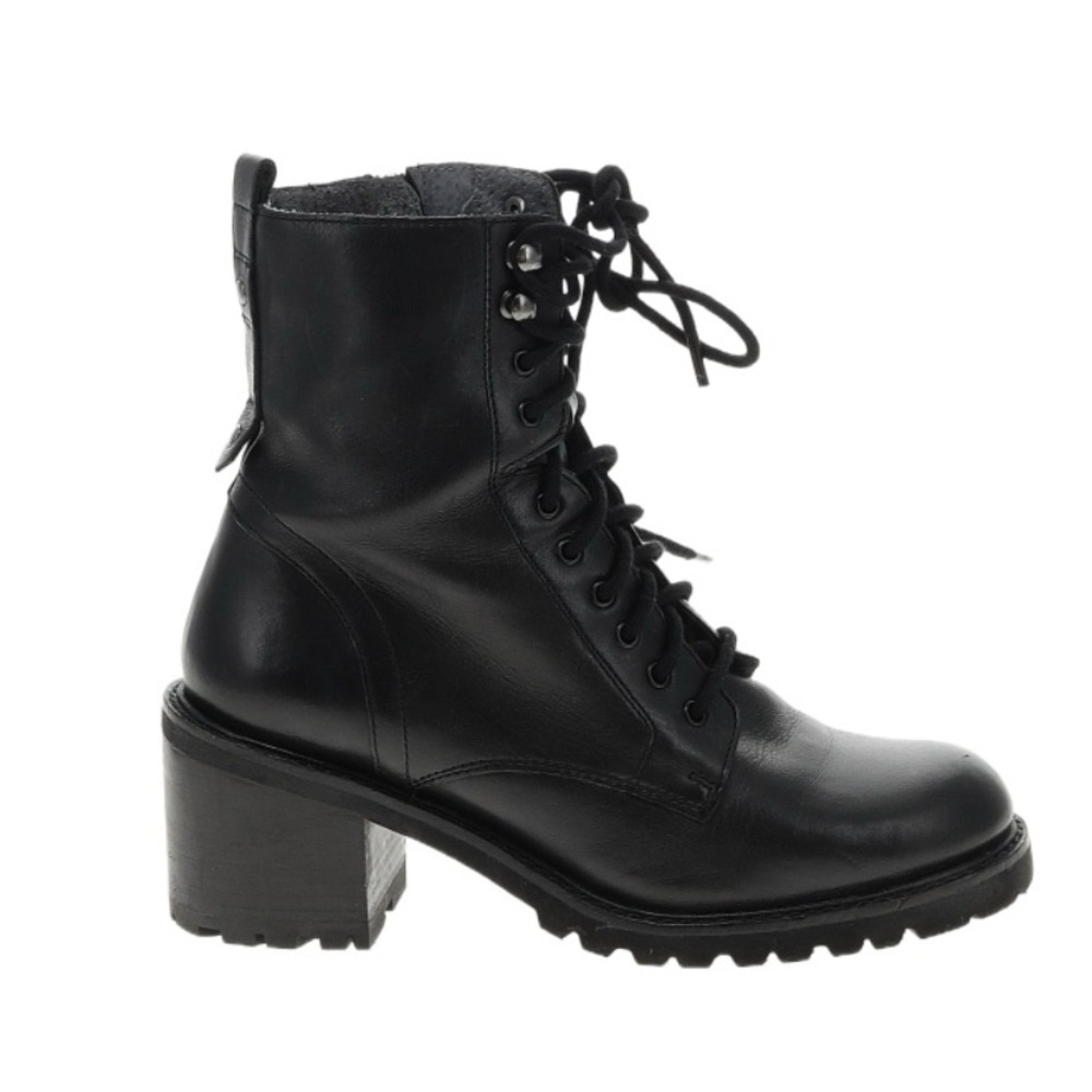 Great condition Seychelles boots